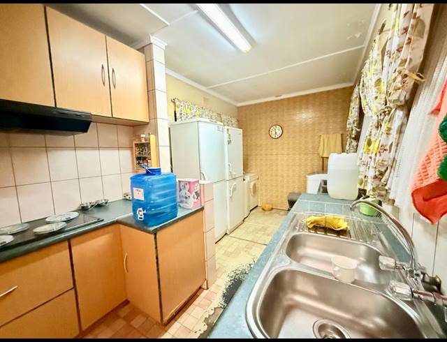 4 BEDROOM HOUSE FOR SALE IN VANDERBIJLPARK CE 2